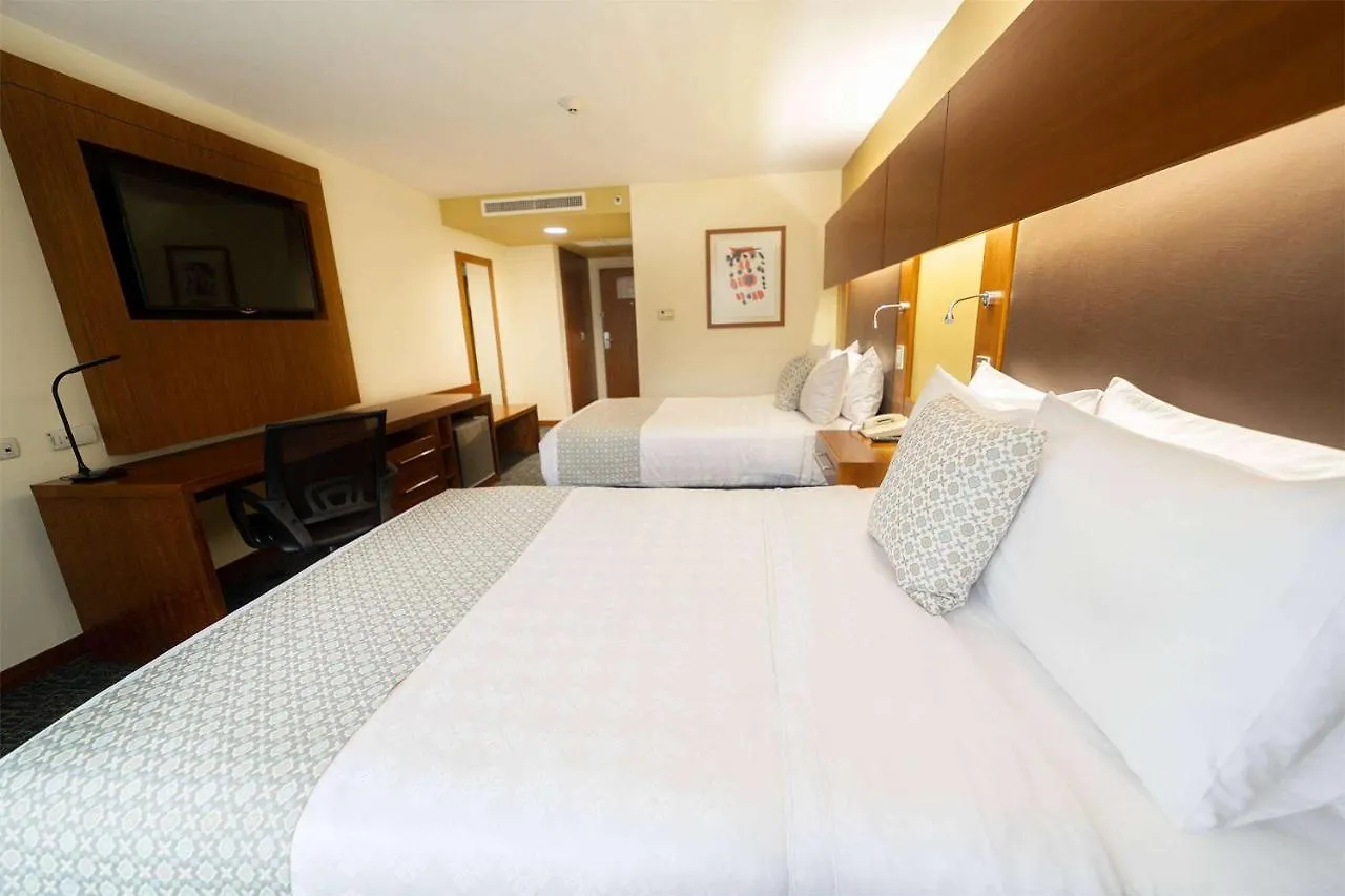 Tryp By Wyndham Guayaquil Hotel 0*,  Ecuador